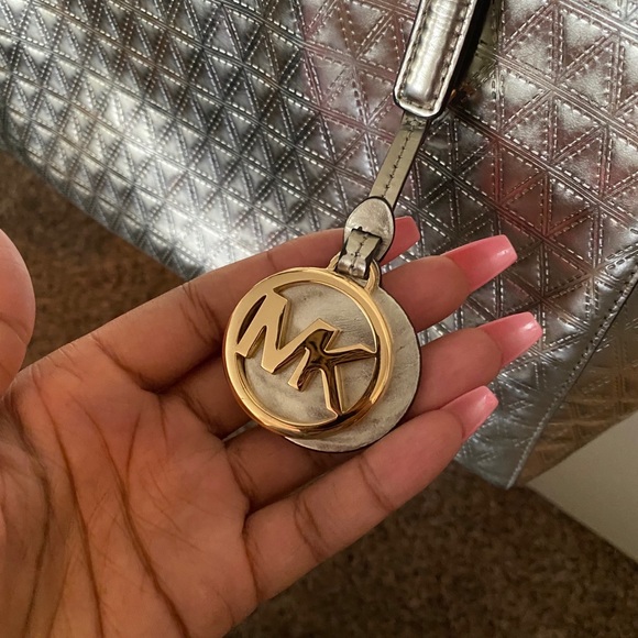 Michael Kors Metallic silver bag - Picture 9 of 10